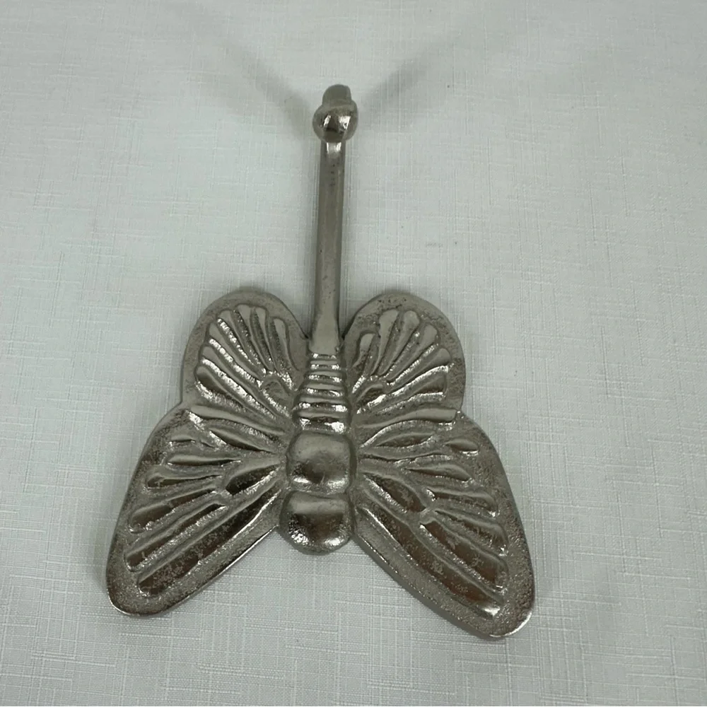 Land of Nod Lot of 2 Silver Butterfly Hooks 5 x 6.5” - Picture 5 of 14